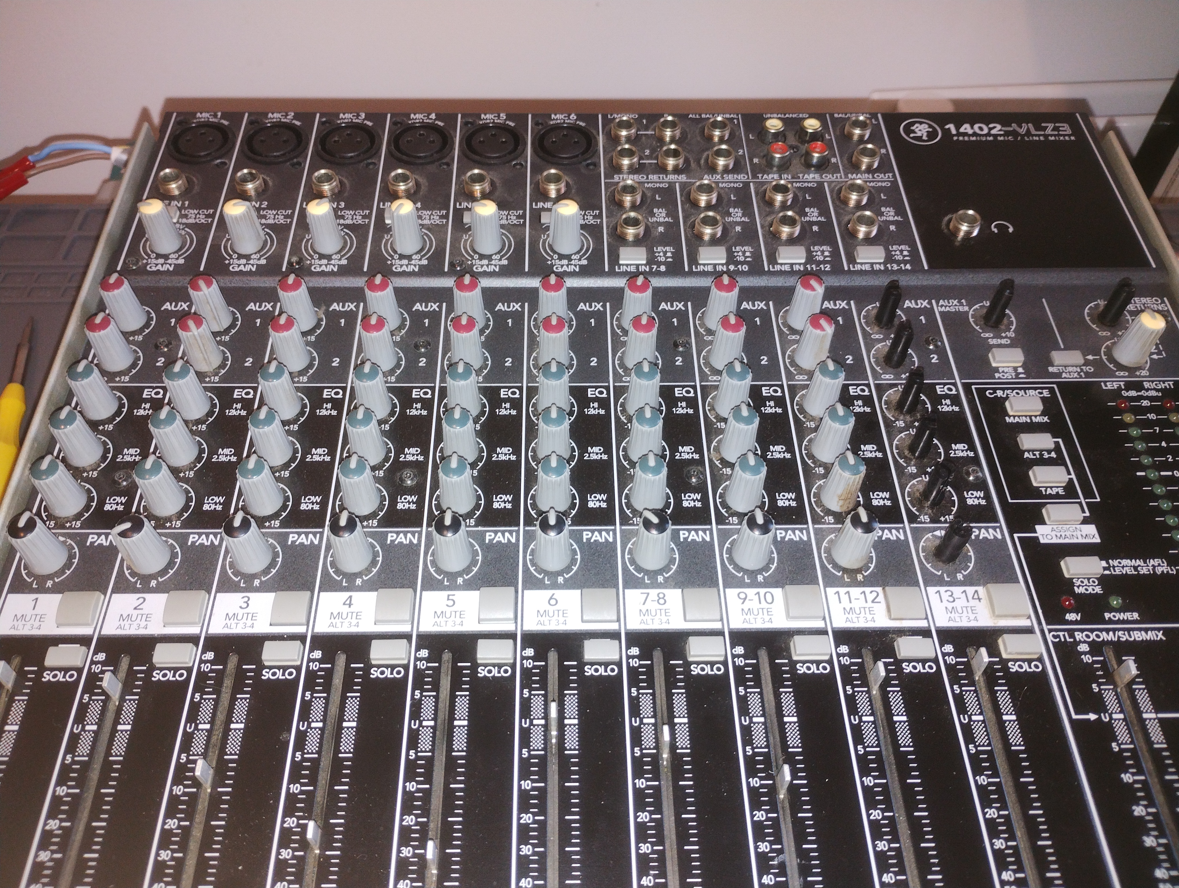 Réparation Mackie M1402-VLZ3