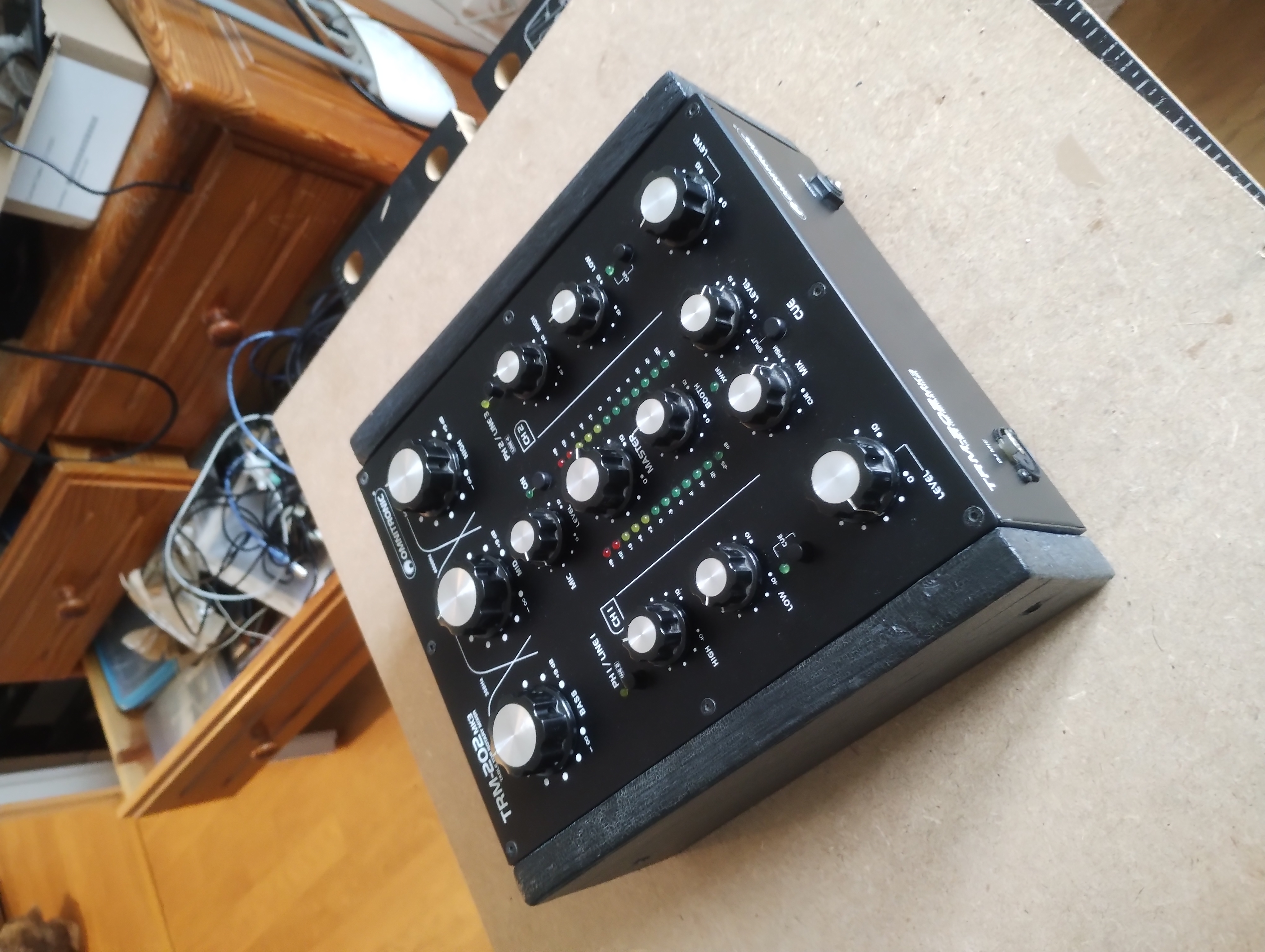 Réparation Omnitronic TRM-202 mk3