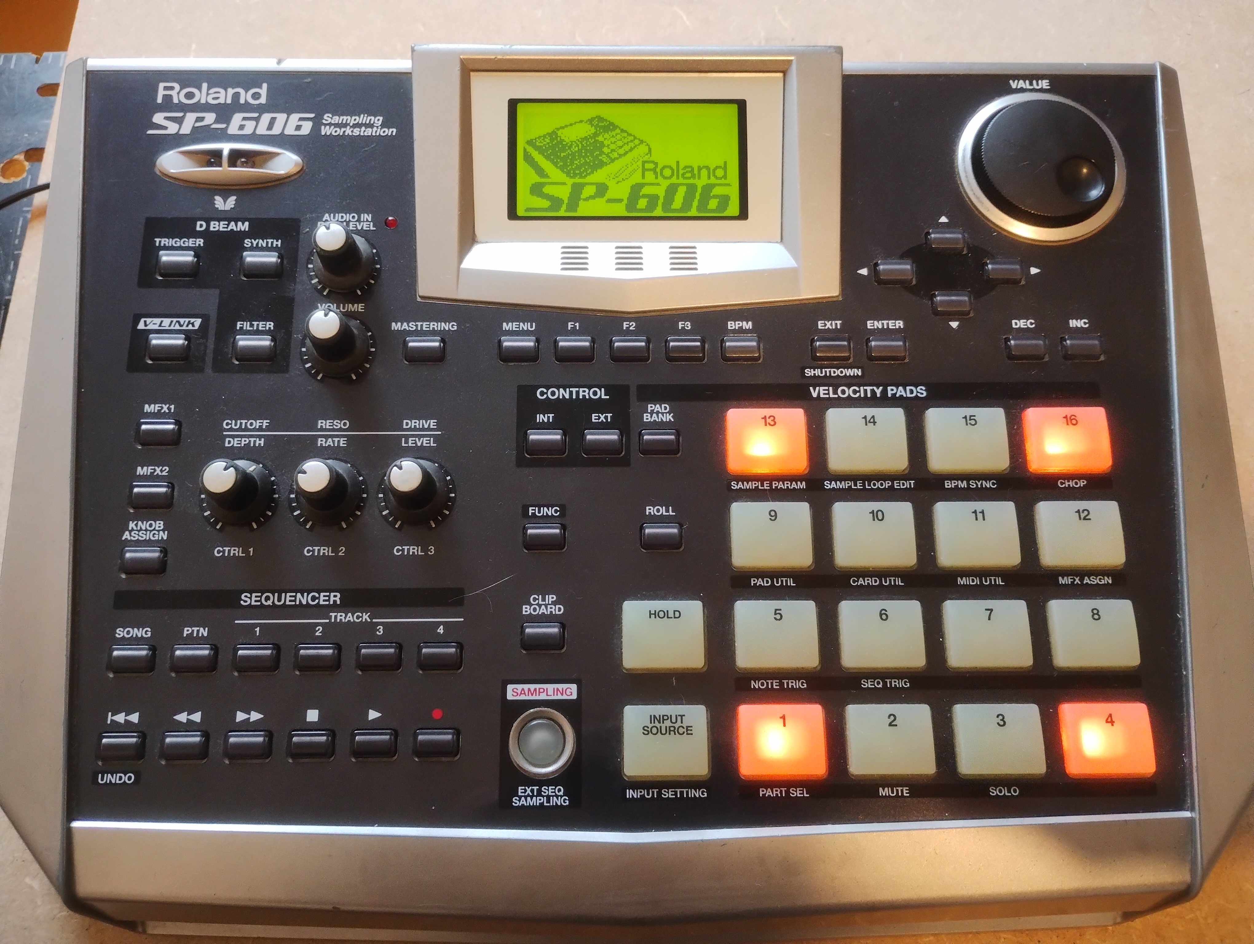 Réparation Roland SP-606